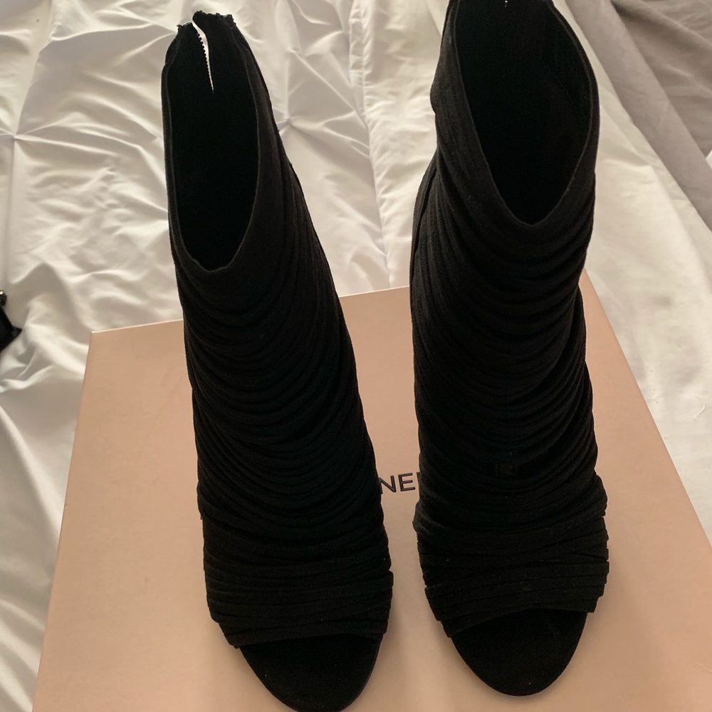 Open Toe BCBG Sexy Black Pumps